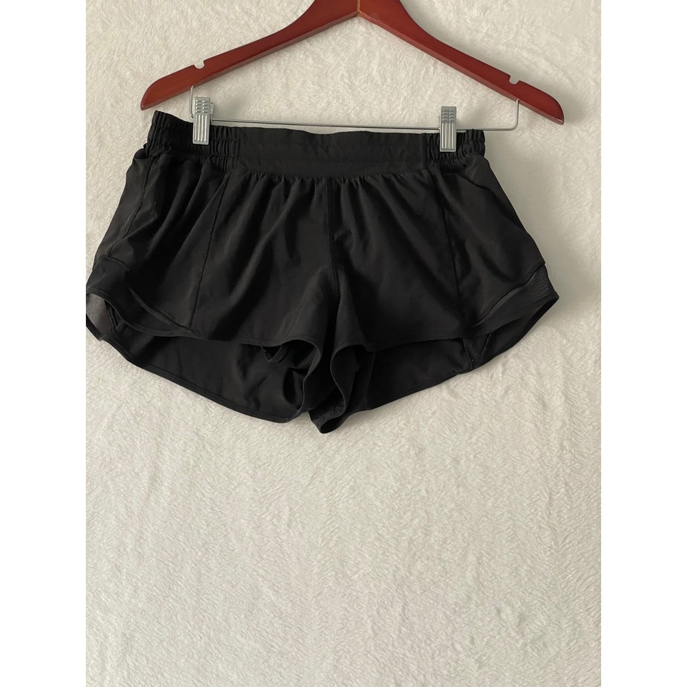 Lululemon Hotty Hot Low Rise 2.5 Inch Shorts Lined Black Size 10 - Picture 3 of 8